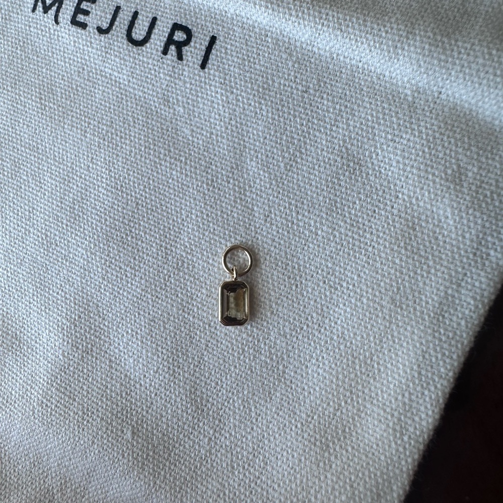 Mejuri 14k yellow gold emerald cut honey quartz charm - Picture 5 of 6